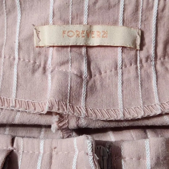 Hollister and Forever 21 Pants set of 2 - Picture 4 of 8